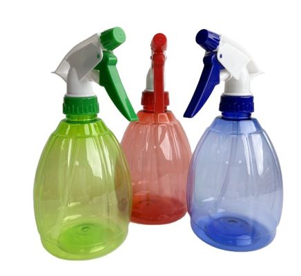 Un buen precio. Pedido personalizado aceptable Botellas de PET de 500 ml con spray de disparo en línea